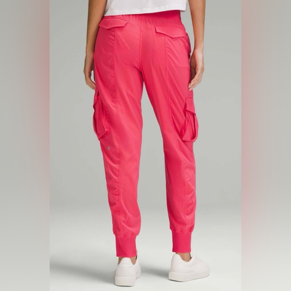 Lululemon NWT Dance Studio Relaxed Fit Mid Rise Cargo Joggers Glazed Pink Size M - Picture 2 of 15